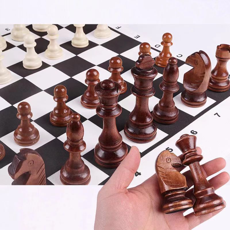 32 sztuki Drewniane szachy Kró – Magnetic Travel Chess recenzja i cena