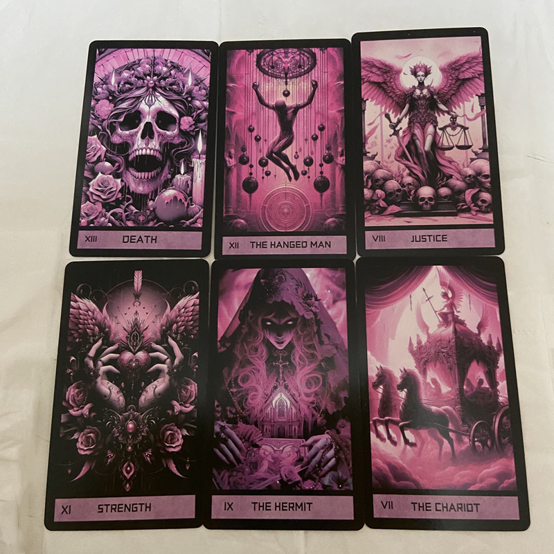 Różowa gotycka talia tarotu, 7 – Board Game Life recenzja i cena